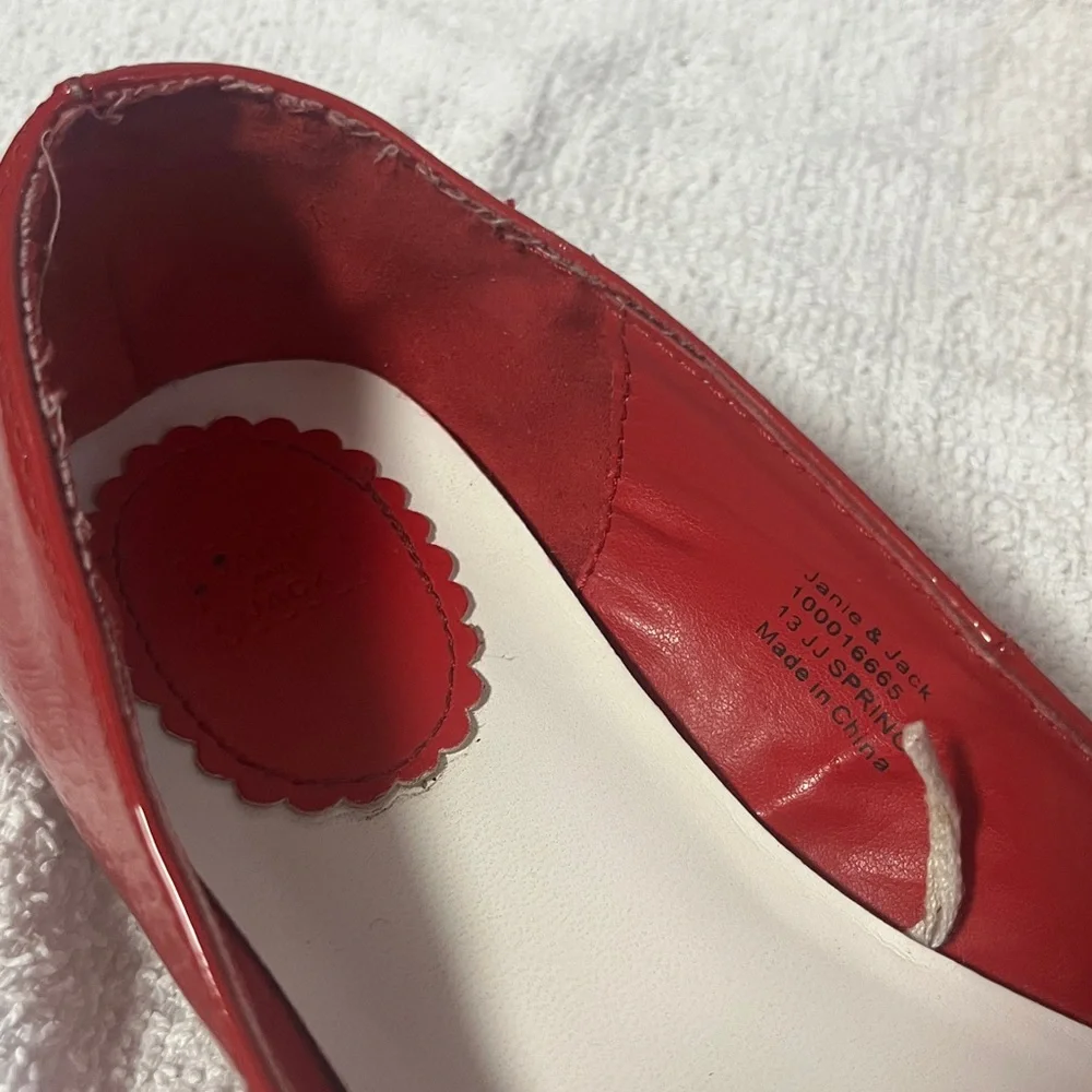 Janie and Jack girls Red patent leather Shoes with Flower Accent in size 1